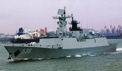Tàu hộ vệ tên lửa Type 054A mà Trung Quốc đưa tới vùng biển Natuna đối đầu với hải quân Indonesia (Ảnh: Đa Chiều)