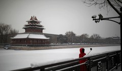 Bắc Kinh hầu như đóng cửa để phòng dịch. Giác Lâu Cố Cung một trong số điểm chụp ảnh đep nhất vắng ngắt du khách (Ảnh: Reuters)