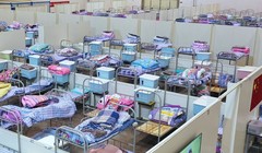Vũ Hán ngày càng có thêm nhiều bệnh viện khoang vuông được đưa vào hoạt động để tiếp nhận điều trị cách ly những người bị bệnh nhẹ (Ảnh: Guancha)
