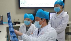 Lực lượng nhân viên y tế từ khắp Trung Quốc tiếp tục được tăng cường về Vũ Hán (Ảnh: Guancha).