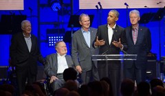 4 cựu Tổng thống Hoa Kỳ B.Clinton, Barak Obama, G.W.Bush, J.Carter (đứng, từ phải qua trái), đã lên tiếng về tình hình biểu tình ở Mỹ hiện nay (Ảnh:AP)