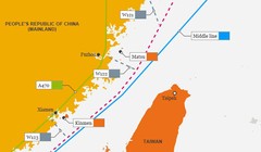 Bản đồ mô tả hành trình di chuyển dọc qua eo biển Đài Loan của tàu USS DDG-89 Mustin chiều 18/8: đường màu xanh là đường trung tâm eo biển,đường màu đỏ là hành trình của tàu Mỹ (Ảnh: Đa Chiều).