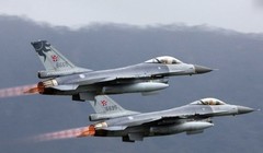 Đài Loan đưa các máy bay F-16 tới Bành Hồ và máy bay trinh sát U-2 Mỹ bay vào khu vực Trung Quốc cấm bay để tập trận là những động thái mới ở eo biển Đài Loan (Ảnh: Đông Phương).