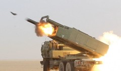 Mỹ có kế hoạch bán 7 loại vũ khí cùng lúc cho Đài Loan sẽ là động thái làm gia tăng quan hệ Mỹ - Trung vốn đã rất xấu. Trong ảnh: pháo phản lực phóng loạt M-142 HIMARS (Ảnh: Đông Phương).