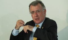 Đại sứ EU tại Trung Quốc Nicolas Chapuis: EU và Mỹ cần hợp sức để chống lại chính sách ngoại giao ép buộc của Trung Quốc và nói không với ngoại giao kiểu Chiến Lang (Ảnh: Wiki)