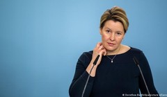Bà Bộ trưởng Gia đình Đức Franziska Giffey xin từ chức vì dính nghi án đạo văn (Ảnh: Deutsche Welle).