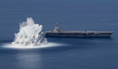 Mỹ sử dụng gần 20 tấn thuốc nổ gây vụ nổ tương đương động đất 3,9 độ Richter để thử độ bền tàu sân bay mới (Ảnh: USD Navy).