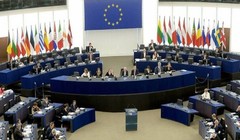  Ngày 16/9, Nghị viện Châu Âu biểu quyết thông qua với đa số áp đảo Báo cáo Chiến lược Châu Âu - Trung Quốc mới với nhiều nội dung cứng rắn nhằm vào Trung Quốc (Ảnh: Dwnews).