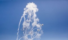 Vụ thử nghiệm tên lửa diệt vệ tinh của Nga đã gây ra hàng ngàn mãnh vỡ (Ảnh: Dwnews).