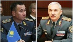 Ngày 19/8, Tổng thống Kazakhstan Tokayev bất ngờ cách chức Bộ trưởng Quốc phòng của ông Bektavov (trái), đưa ông Ruslan Zhaksylykov (phải) lên thay (Ảnh: Đông Phương).