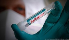 Sự xuất hiện của biến chủng lai giữa Delta và Omicron khiến nhiều người hoang mang lo sợ (Ảnh: Deutsche Welle).