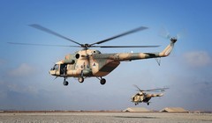 Mỹ quyết định viện trợ thêm 4 máy bay trực thăng vũ trang Mi-17 mua của Nga cho Ukraine (Ảnh: USArmy).