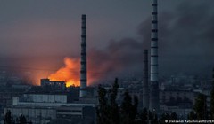 Chiến sự tại Nhà máy hóa chất Azot ở thành phố Severodonetsk đang diễn ra ác liệt (Ảnh: Reuter).