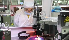 Trong một nhà máy sản xuất chip Trung Quốc. Các biện pháp mới của Mỹ nhằm cản trở tiến triển của các dự án quân sự của nước này (Ảnh: Getty).