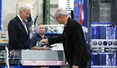 Tổng thống Biden đã biến chip thành công cụ để kìm hãm Trung Quốc (Ảnh: AP).