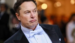 Ông chủ SpaceX Elon Musk liên tục thay đổi lập trường về cung cấp dịch vụ Starlink cho Ukraine (Ảnh: AP).