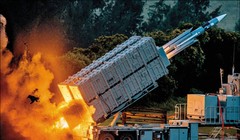 Đài Loan phóng thử tên lửa Hùng Phong-2E, biến thể Hùng Phong-2E/B được cho là có tầm bắn trên 1000km (Ảnh: LTN).