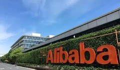 Tin đồn về kế hoạch giảm cổ phần của Jack Ma đã khiến giá trị thị trường của Alibaba bốc hơi 42 tỉ USD chỉ trong một ngày (Ảnh: Sohu)