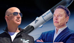 Jeff Bezos (trái) đã giành chiến thắng trước Elon Musk khi giành được hợp đồng phóng tên lửa của NASA (Ảnh: Thesun)