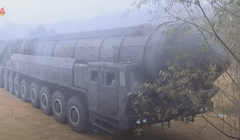 Tên lửa liên lục địa Hwasong-19 của Triều Tiên (Ảnh: Reddit).