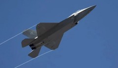 Máy bay chiến đấu tàng hình J-35A bay biểu diễn (Ảnh: Singtao).