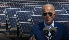 Chính phủ Joe Biden đánh thuế nặng các tấm quang điện nhập từ Trung Quốc để bảo vệ sản xuất trong nước Mỹ. Ảnh: Thaiheadlines.