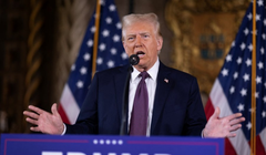 Ông Trump tuyên bố tại cuộc họp báo hôm 7/1 không loại trừ việc sử dụng vũ lực để nắm quyền kiểm soát Greenland và kênh đào Panama. Ảnh: AFP.