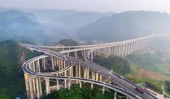 Năm 1988, Trung Quốc mới có 20 km đường cao tốc đầu tiên, nay đã có 183.600 km, đứng đầu thế giới. Ảnh: Sina.