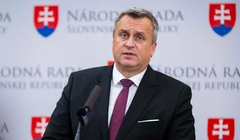 Phó chủ tịch Quốc hội Slovakia Andrei Danko lên tiếng đòi Ukraine hoàn trả số tiền 3,5 tỷ euro đã nhận viện trợ. Ảnh: QQnews.