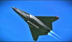 Ảnh chụp chiếc J-50 khi tăng tốc. Ảnh: Guancha.