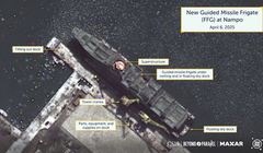 Ảnh vệ tinh chụp khu trục hạm Triều Tiên đang đóng. Ảnh: Maxar.