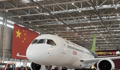 Bộ Thương mại Mỹ sử dụng đòn cấm vận xuất khẩu động cơ và linh kiện cho máy bay C919 để ép Trung Quốc bãi bỏ hạn chế xuất khẩu đất hiếm. Ảnh: Sohu.