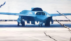 Bức ảnh được cho là chụp chiếc máy bay thế hệ thứ sáu J-36 đỗ tại Nhà máy chính của Tập đoàn công nghiệp máy bay Thành Đô. Ảnh: Thewarzone.