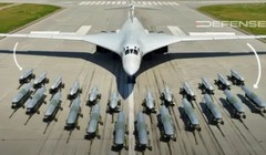 Máy bay ném bom chiến lược Tu-160 và vũ khí mang theo. Ảnh: Defense.