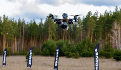 Một công ty thử nghiệm sản phẩm UAV cáp quang. Ảnh: Wforum.