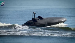 Chiếc USV “Barracuda” đang hoạt động trên sông. Ảnh: Militarnyi.