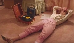 Chui vào khách sạn nghỉ ngơi thư giãn đang là trào lưu của một bộ phận phụ nữ cổ trắng Trung Quốc. Ảnh: NetEase.