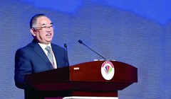 Ông Hứa Khai Hoa, vị Giáo sư bỏ giảng dạy đi làm nghề "nhặt ve chai" và trở thành tỷ phú. Ảnh: Sina.