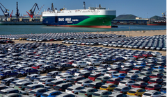 Năm 2018, Trung Quốc có 487 nhà sản xuất xe điện, nhưng đến cuối năm 2023, chỉ còn lại khoảng 40 hãng. Ảnh: Xinhua.