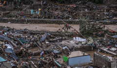 Một ngôi làng ở Cebu bị bão Kalmaegi san phẳng khi quét qua. Ảnh: EPA.