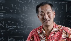 Giáo sư Ken Ono, người quyết định rời bỏ giới học thuật để đầu quân cho starup AI của học trò. Ảnh: Quanta.