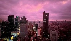 Bầu trời Thượng Hải chuyển tím khi bão mạnh nhất trong 75 năm đổ bộ (Ảnh: Weibo)