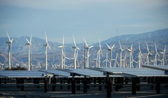 Năng lượng tái tạo làm giảm sản lượng diện nhiên liệu hóa thạch. Ảnh minh họa CNBC