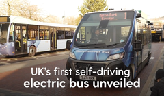 Anh ra mắt dịch vụ xe buýt điện tự lái đầu tiên. Ảnh video E&T