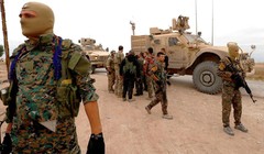 Lực lượng SDF tiến công truy quét khủng bố IS ở Deir Ezzor. Ảnh ANHA News.