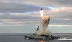 Hải quân Nga phóng tên lửa Kalibr trên biển Đen. Ảnh minh họa Rusvesna. 