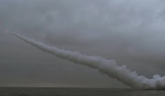 Triều Tiên phóng "tên lửa hành trình chiến lược" từ tàu ngầm tại một địa điểm không xác định ngày 12/3. Ảnh KCNA