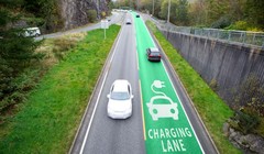 Thụy Điển xây dựng đường cao tốc điện, sạc pin ô tô khi giao thông. Ảnh minh họa EuroNews.