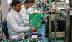 Sản xuất bảng mạch tại Ấn Độ. Ảnh Tech Wire Asia