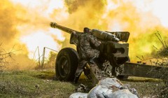 Quân đội Syria pháo kích vào chiến tuyến thánh chiến ở Idlib. Ảnh South Front